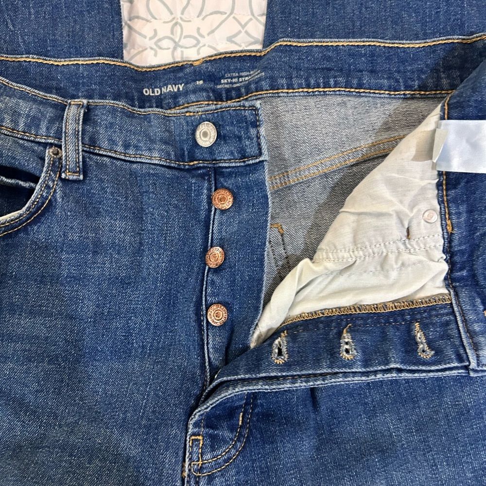 Women's old navy button fly size 16 high waisted straight never worn